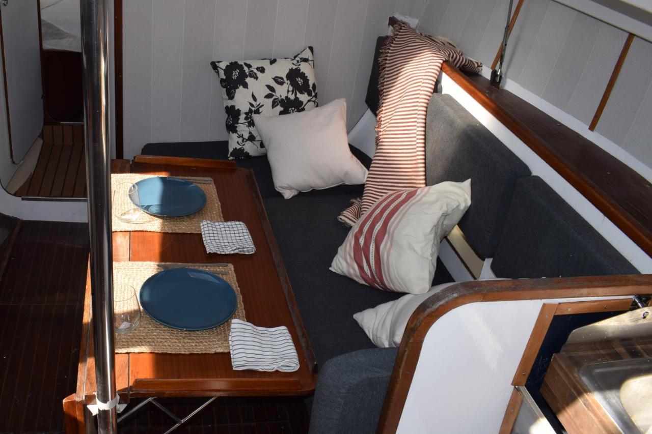 Velero En Puerto De Valencia - E&M Boats Hotel Luaran gambar